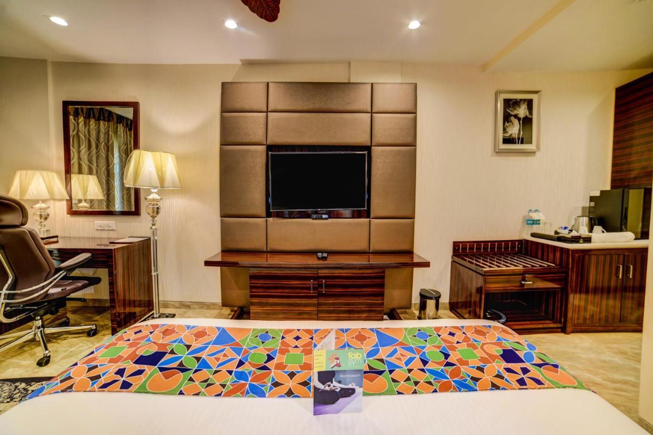 Fabhotel Prime Sarala Crown With Pool, Calangute Beach Экстерьер фото